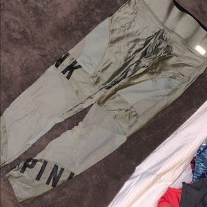 Victoria’s Secret Capri legging